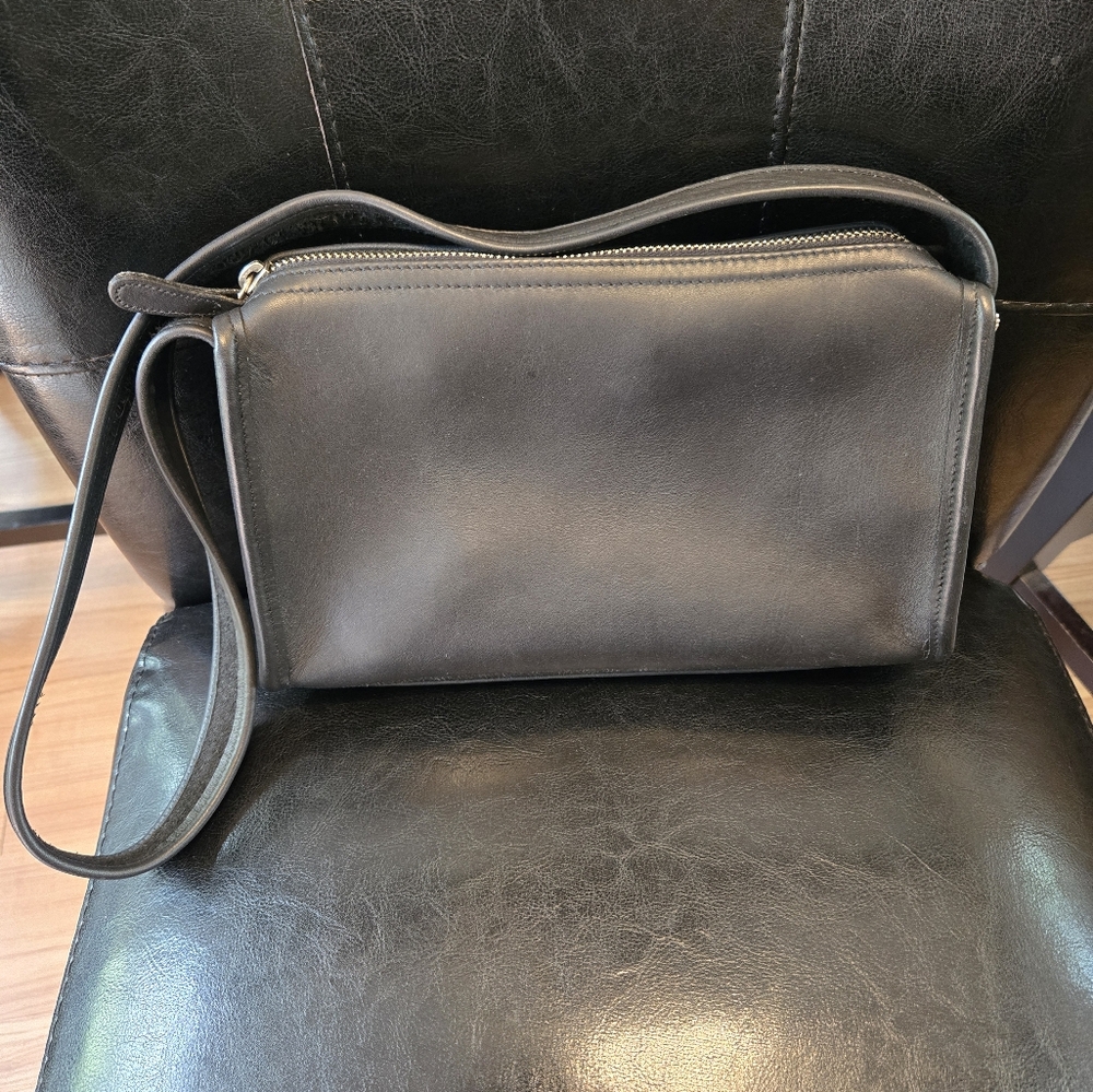Vintage Coach Black Leather Bag No. A9P- 9057 - Picture 2 of 10